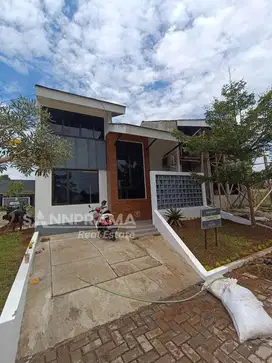 Rumah dengan Mezanine di Sawangan Kota Depok