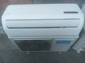 Dijual AC 1/2  merk midea freon R410a