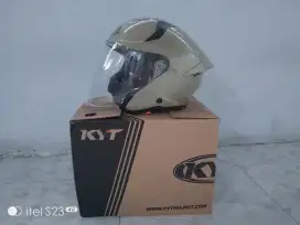 Helm KYT TTR JET,size M mulus 95%.busa tebal.