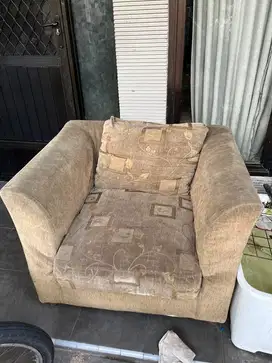 Sofa Single Bekas. Tinggal dicuci saja
