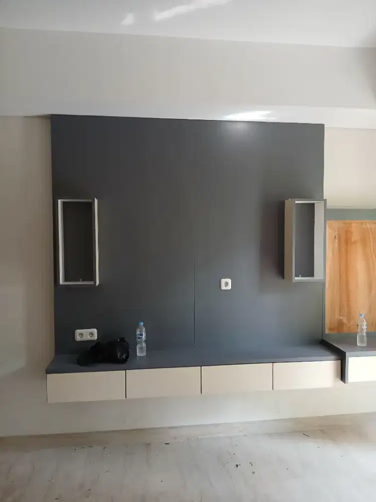 Backdrop TV set tempahan perabot