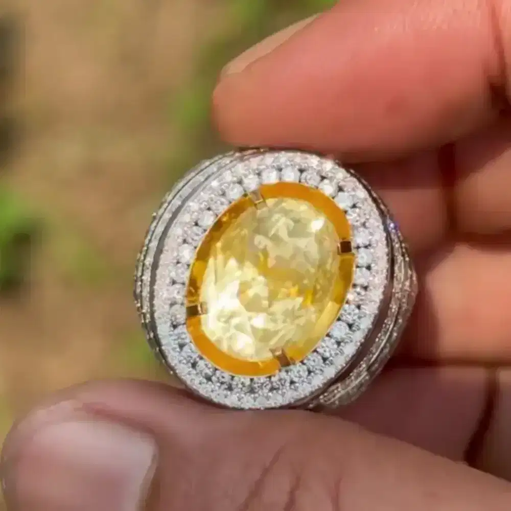 Cincin Permata Yellow Sapphire Ring Emas Berlian