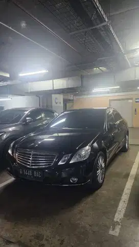 Mercedes Benz Mercy E250 CGI Hitam Milik Pribadi