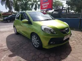 Brio 2013 CBU E MT
