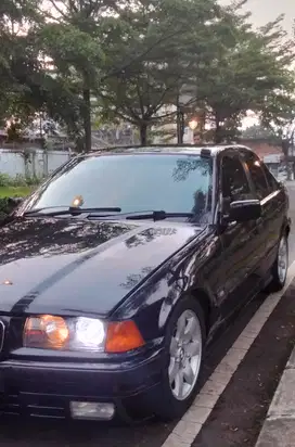 BMW 318i 1996 Bensin