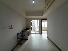 Disewakan Apartemen Royal Mediterania Garden, 2BR Unfurnish Luas 42m2
