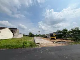 TEPI ASPAL: Tanah Dekat Kampus PGRI Jogja Jl Wates Km 4