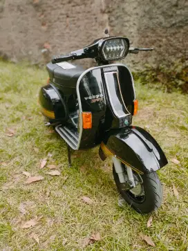 Vespa px 1984 edition