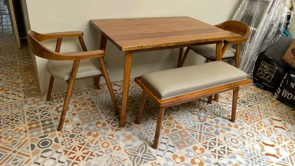 JUAL CEPAT MEJA MAKAN SET KURSI KAYU JATI