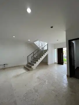 JUAL CEPAT TERMURAH! Rumah di Golf Island PIK - 8x15 Masih Nego