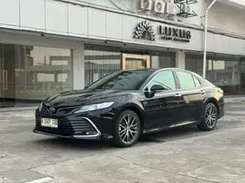 Toyota Camry Hybrid 2.5 L matic tahun 2023 tangan pertama