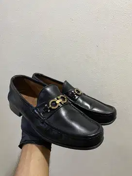 Sepatu loafers formal salvatore feragamo size 41 original net price