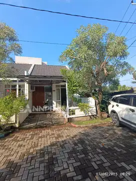 Rumah Pojok di Cluster Gardens at Candi Sawangan