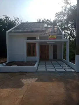 Rumah datar pinggir jalan desa