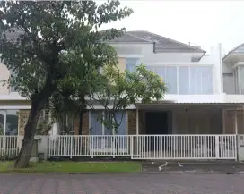 Dijual rumah mewah desain minimalis