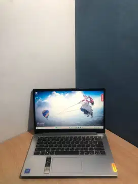 LENOVO IDEAPAD SLIM 1 RAM : 8 GB SSD : 256 GB