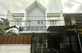 Murah Rumah Bagus Shm 2 Lantai di Turangga