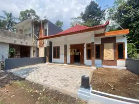 RUMAH EKSLUSIF BERNUANSA ETNIK JAWA MODERN DI BOROBUDUR, MAGELANG