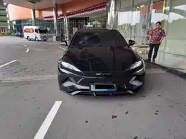 BYD Seal Premium Hitam 2024 Sedan