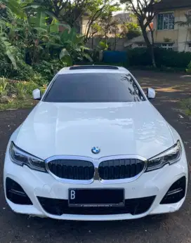 MURAH CASH. BMW 330i Sunroof G20 M SPORT 2020 lci 320i 2019
