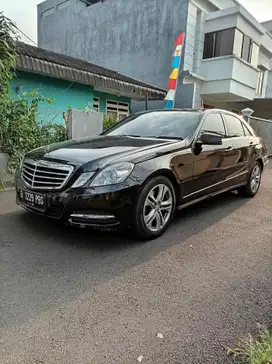 Mercedes-Benz E300 2011 Bensin