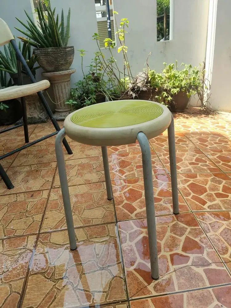 kursi bulat bekas cafe