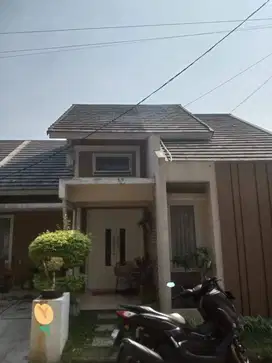 Rumah seken dalam cluster dekat Mall The Park Sawangan