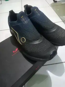 Jual sepatu lari concave no.43