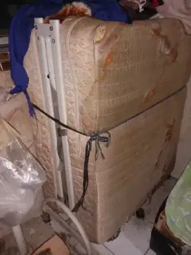 TEMPAT TIDUR PER BESI LIPAT 2
