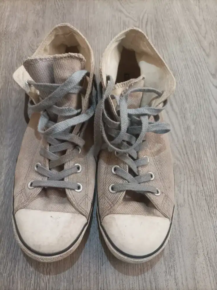 Converse model ceper