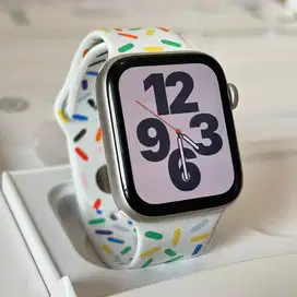 Apple Watch SE 44mm Gen 2 Starlight Fullset Original iwatch