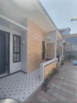 Rumah siap huni dekat ke Fatmawati di Cilandak Jakarta Selatan