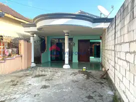 Disewakan/Dijual Rumah Lahan Luas bisa berkebun dkt Waru turi