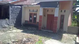Dijual Rumah (Tanah Luas, Strategis, Pinggir Jalan) di Pucang Gading