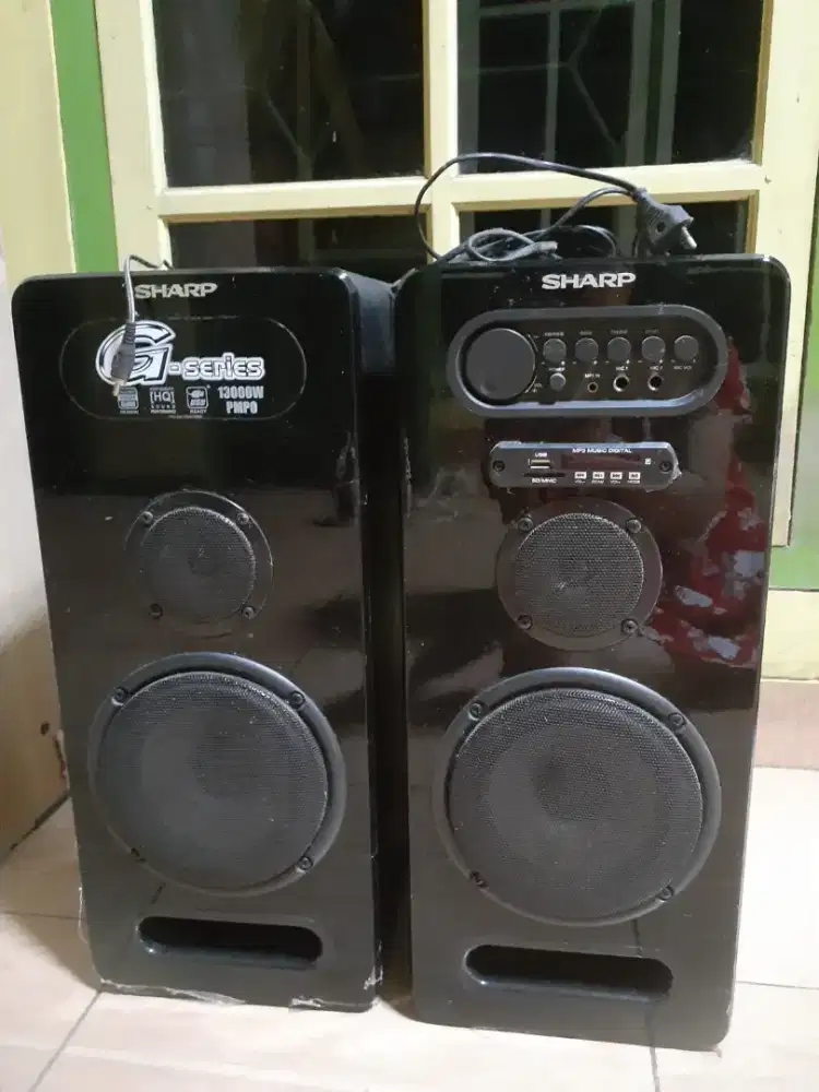 Speaker kecil merek Sharp