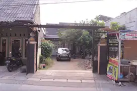 Rumah Dijual di Pinggir Jalan Raya