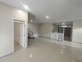 JUAL RUMAH BAGUS DI SINGGASANA HABIS RENOVASI