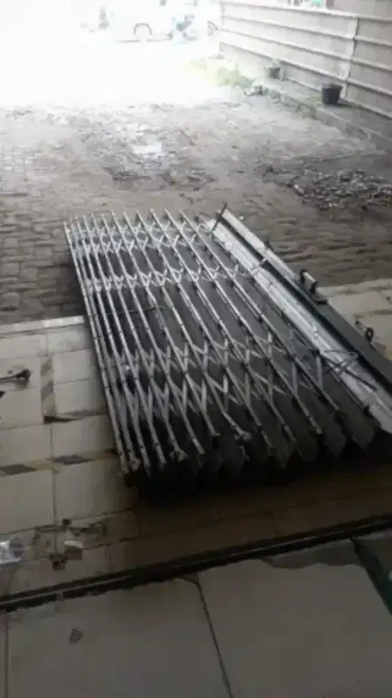 Tukang perbaikan rolling door folding gate