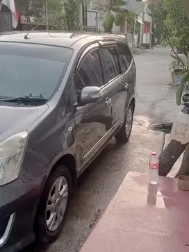 Nissan Grand livina 2012 Bensin