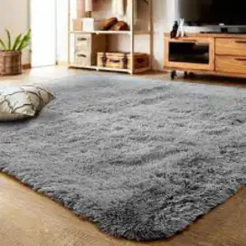 karpet bulu tebal..bahan berkualitas..belum pernah pakai sama sekali
