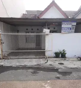 Dijual Rumah Siap Huni di Cluster Cemara Taman Royal 3, Tangerang