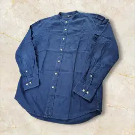 Kemeja Uniqlo Shanghai
