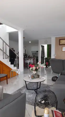 Rumah Dijual 3 Lantai 4KT 5KM Siap Huni di Pamulang Estate Tangsel