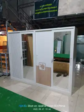 Lemari pakaian minimalis modern plat besi