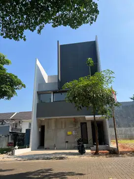 Rumah Baru Tropical Design 3 Lantai The Green BSD city