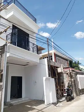 JAKARTA SELATAN Ready Stock Rumah 2-lt Plus Rooftop