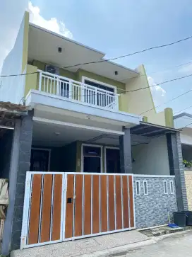 Rumah nyaman 2 lantai Siap Huni