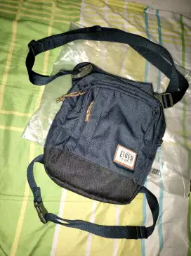 tas selempang eiger