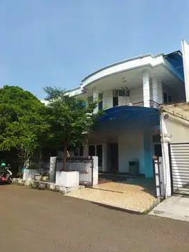 DISEWA RUMAH KOMPLEK GRIYA INTI SENTOSA UKU 10X17,5 RAPI DAN SIAP HUNI