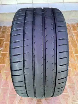Ban Michelin Pilot Sport 4S 285 30 r20 1Pcs